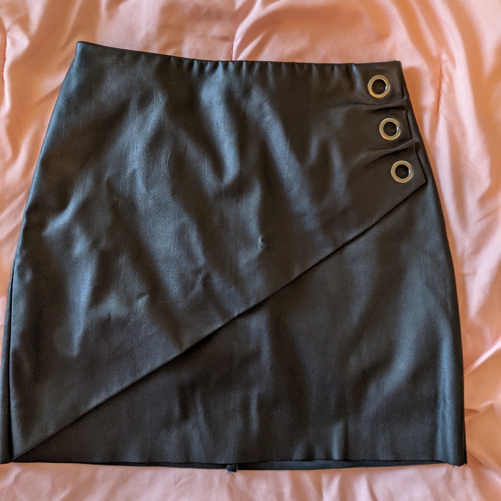 Sexy pleather mini skirt